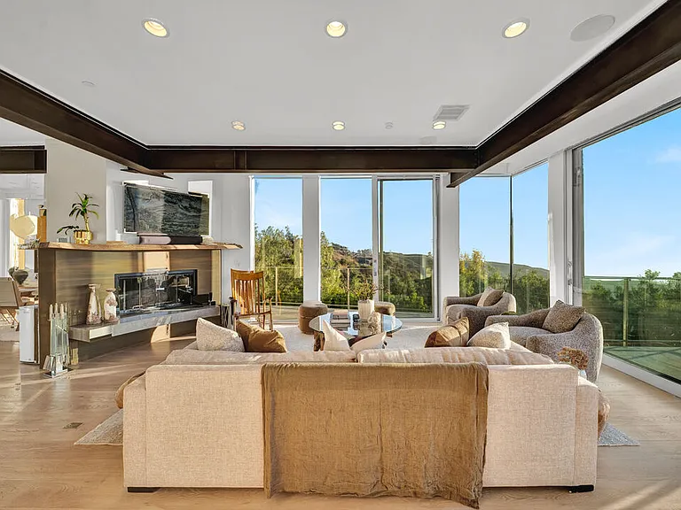 2915 Tuna Canyon Rd — Photo 12