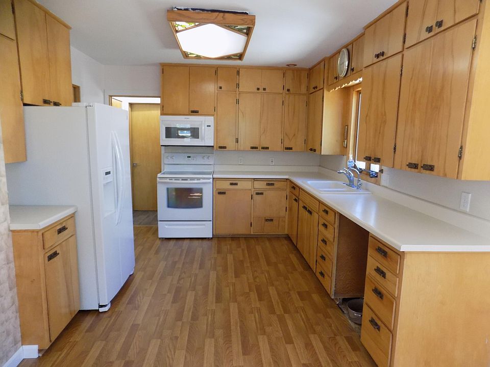 106 Funk Ave, Lakefield, MN 56150 Zillow