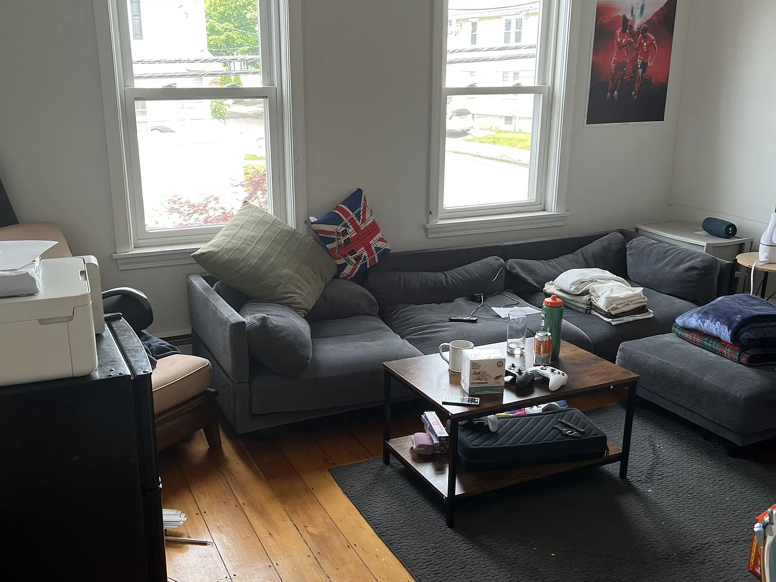 3 bed, 1.0 bath, 875 sqft, $2,800 — Photo 3