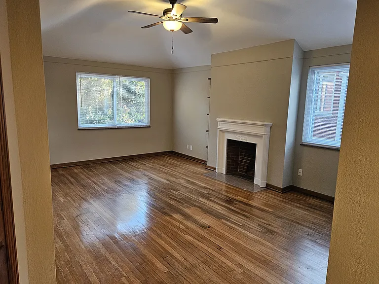 1798 Northwest Blvd #C — Photo 6
