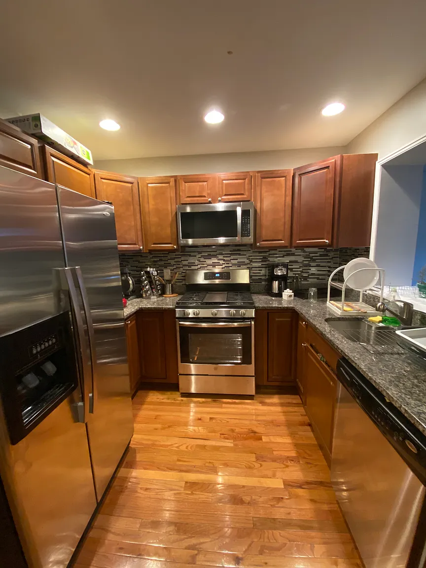 1616 Ridge Pl SE photo 1