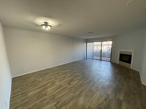 2nd image of 5054 S Rainbow Blvd Unit 103