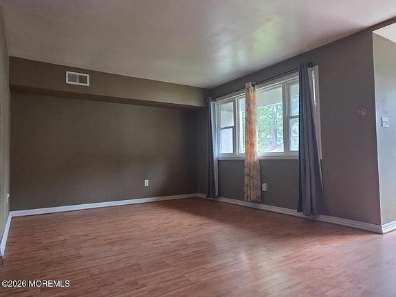 3rd image of 2604 Dogwood Ct