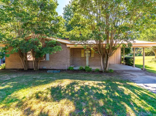 304 Toni Ann Dr, Jonesboro, AR 72405