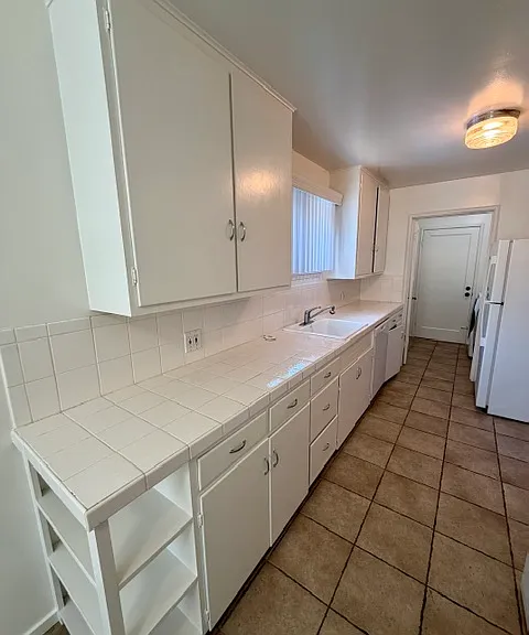 2040 Wellesley St #2040 — Photo 11
