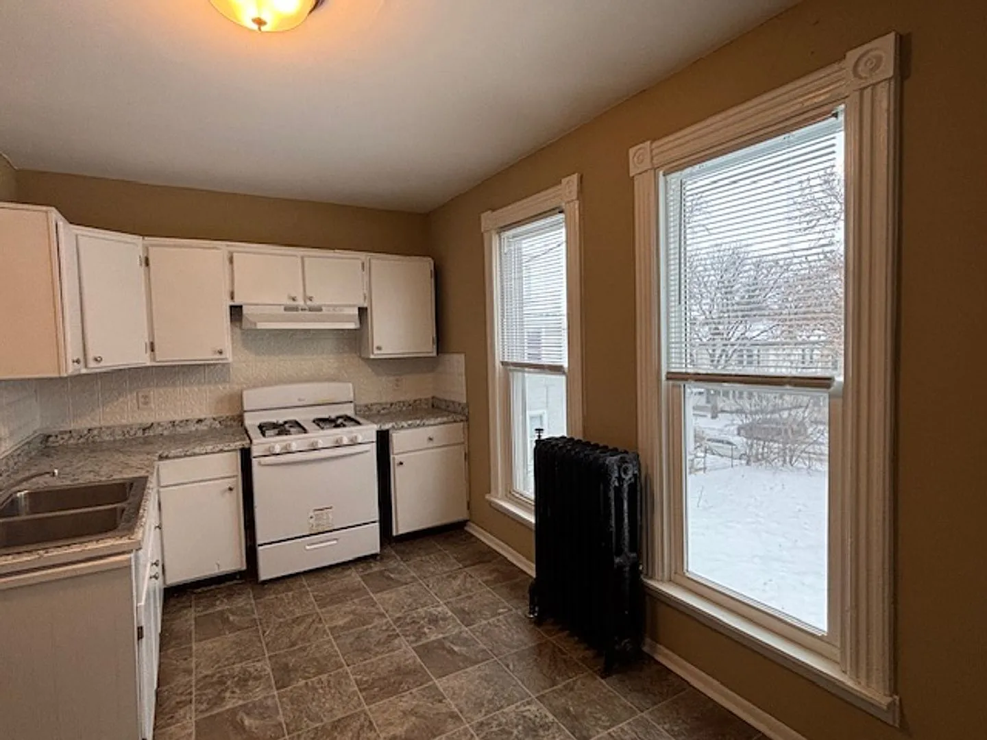 548 Minnehaha Ave E — Photo 4