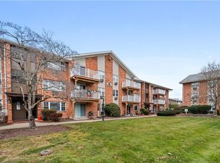 23 Bullocks Point Ave APT 8A, Riverside, RI 02915