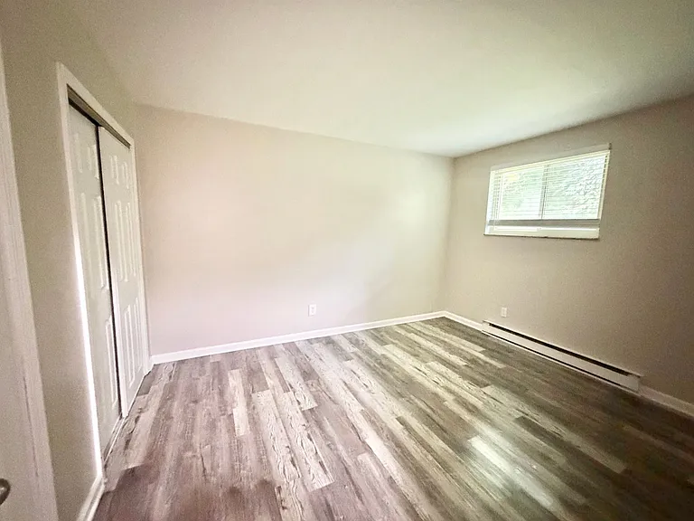220 Oak Street — Photo 6