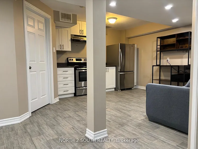 23 Vanwood Cres #BASEMENT — Photo 6