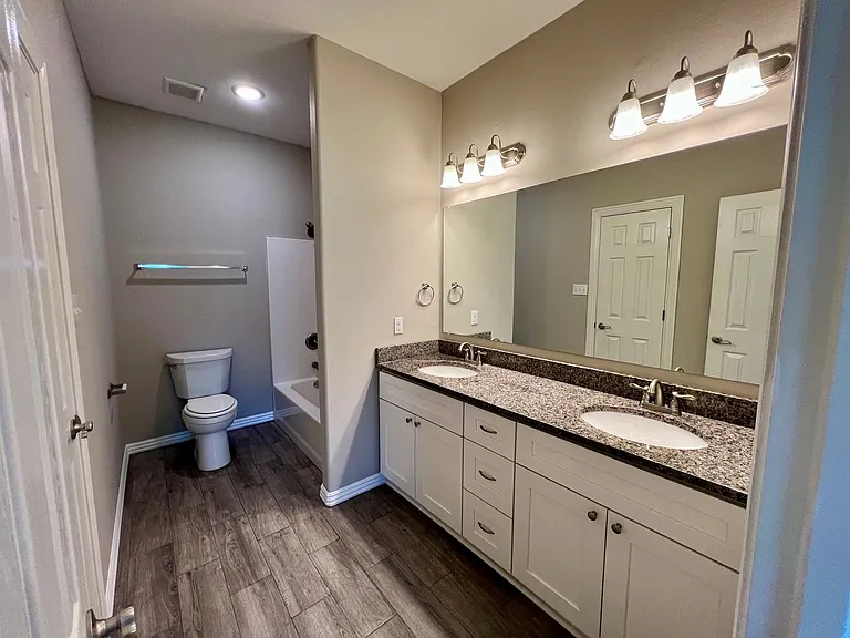 9809 Mylea Cir — Photo 7
