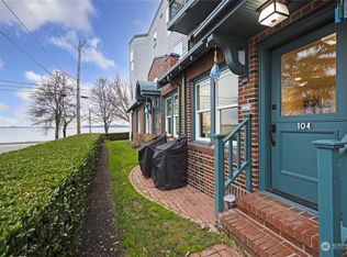 2920 Alki Ave SW APT 104, Seattle, WA 98116