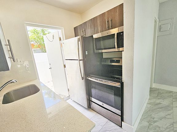 4th image of 313 Hibiscus Ave #4