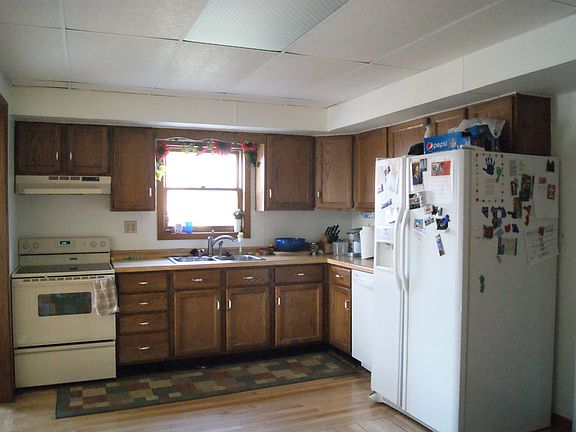 kitchen~appliances included