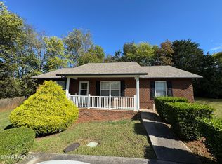 932 Mountain Berry Dr, Sevierville, TN 37862