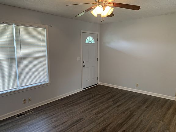 4th image of 209 Golden Pond Ave