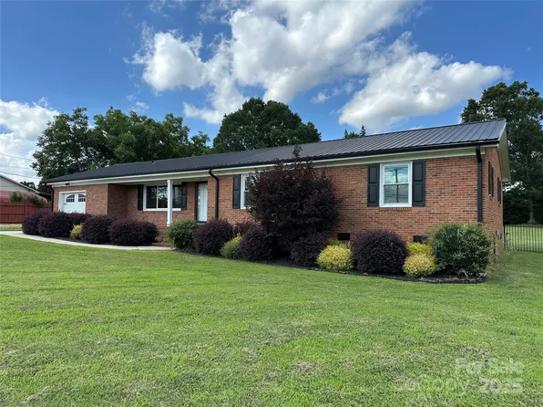 396 Pitts School Rd NW, Concord, NC 28027