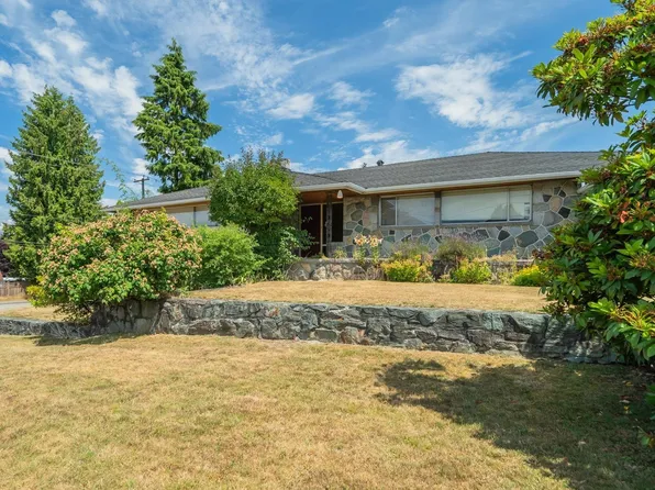5240 Halley Ave, Burnaby, BC V5H 2P8