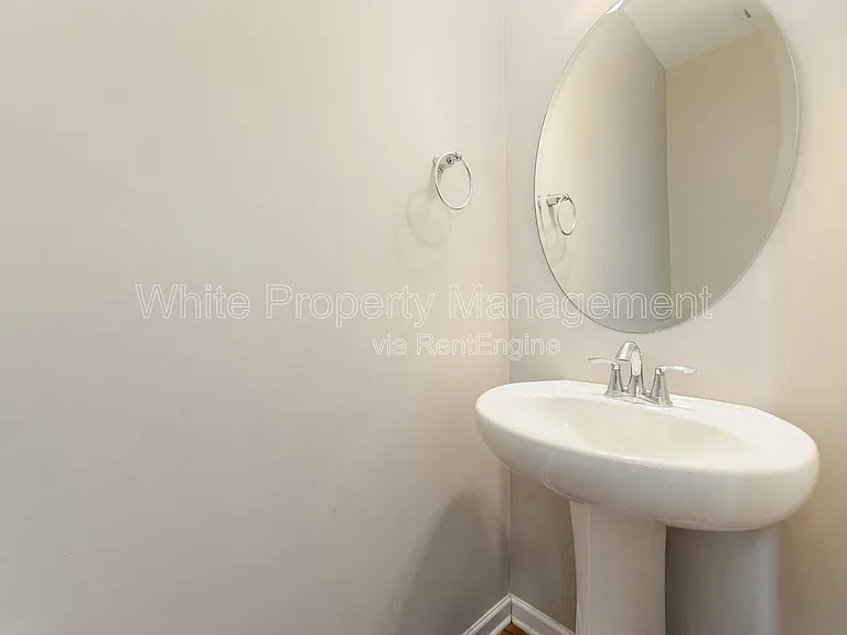 7922 Kelburn Ln — Photo 21