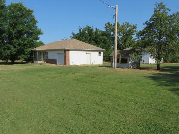 411 E 330th Road, Humansville, MO 65674