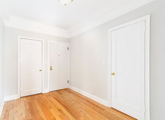 3rd image of 1 University Pl APT 10L