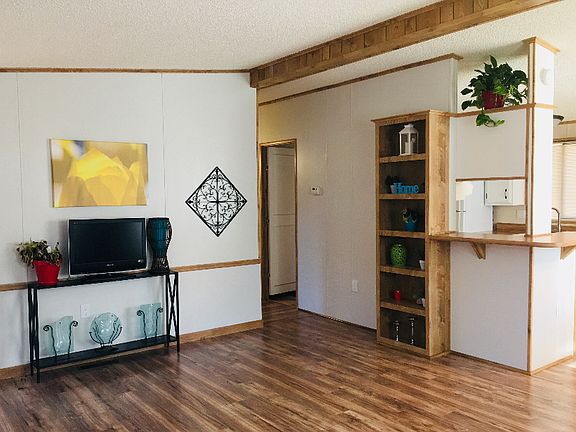 Front room/hallway