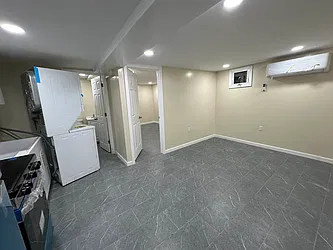 Rented by R New York