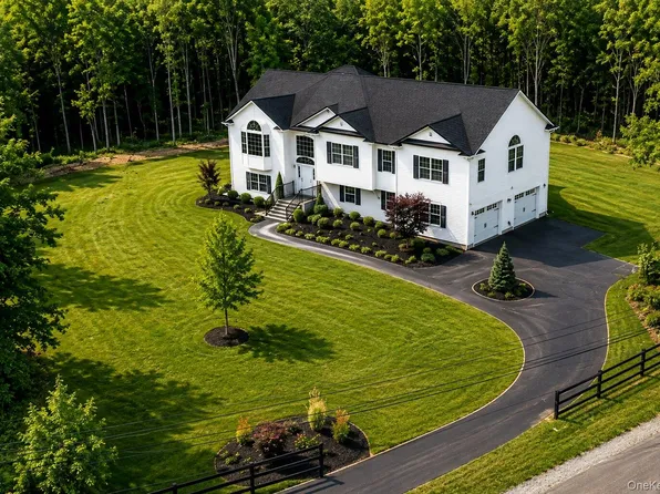 7 Cottage Road, Hopewell Junction, NY 12533