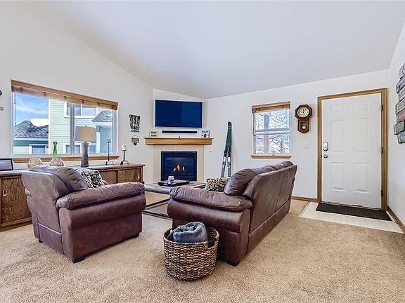 3rd image of 10521 E Greythorn Dr