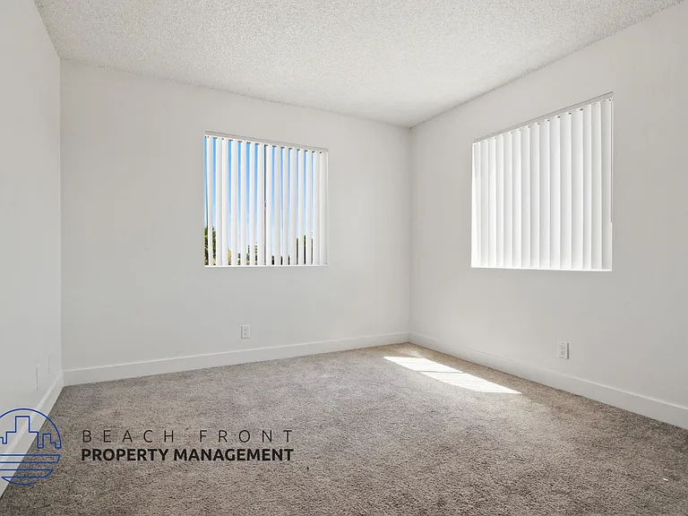 1557 W Carson St — Photo 8
