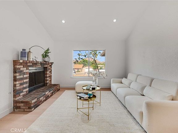 4th image of 6425 Stover Ave