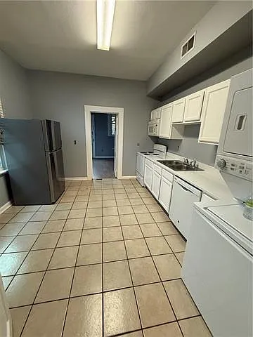 321 S Saint Patrick St #C — Photo 6