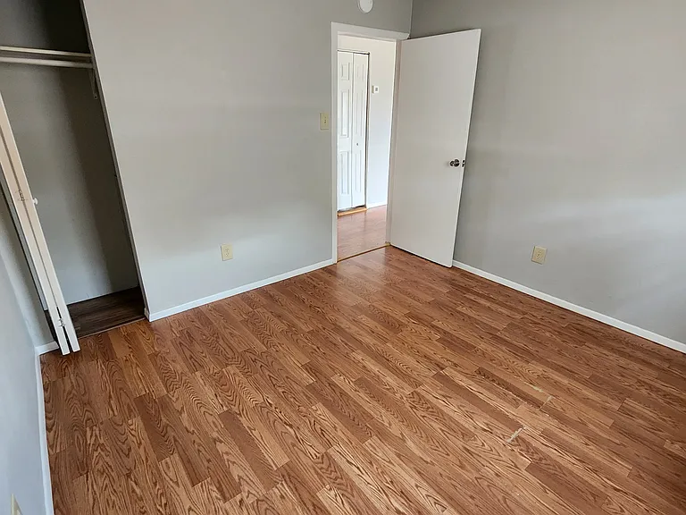 Sierra St — Photo 9