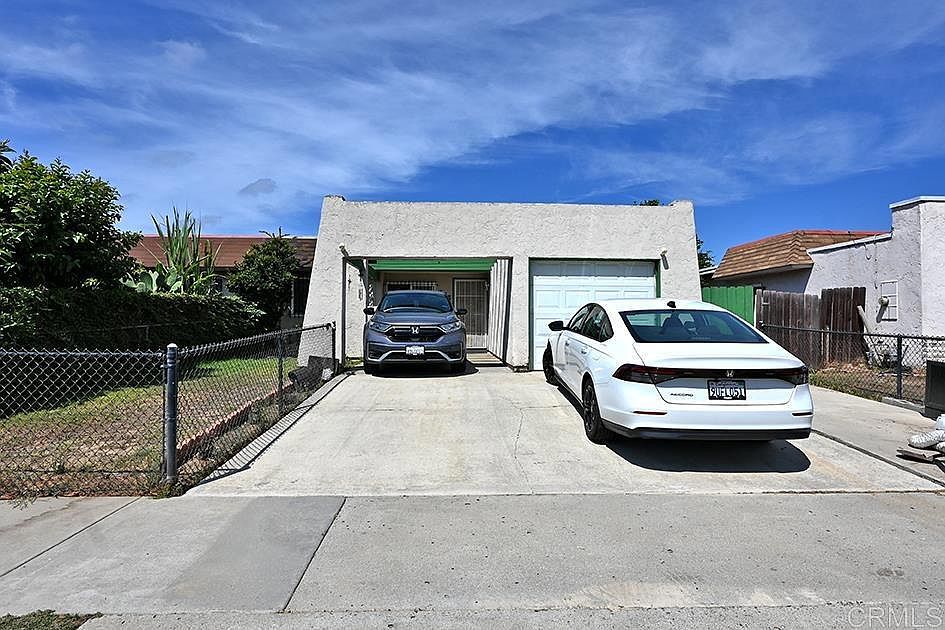 2nd image of 355 Calle Mariposa
