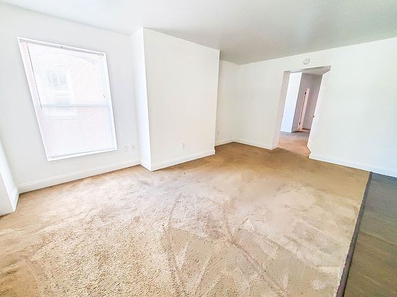 5th image of 327 W 8th St APT 3