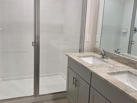 5th image of 5629 Mentmore Dr #1