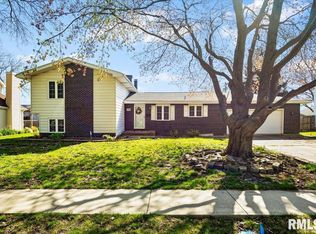 196 Golf Rd, Springfield, IL 62704