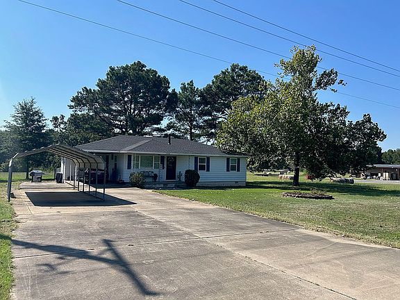 2nd image of 1328 Main St