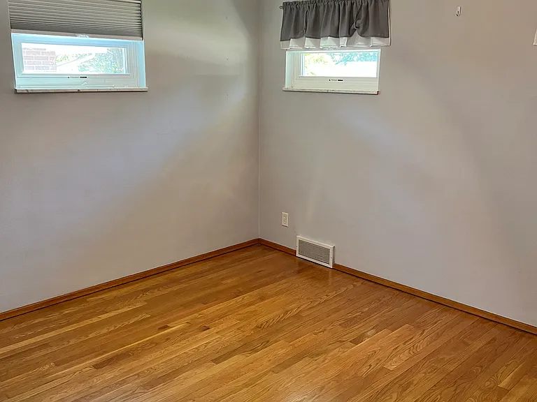 9815 Ridgely Ln — Photo 11