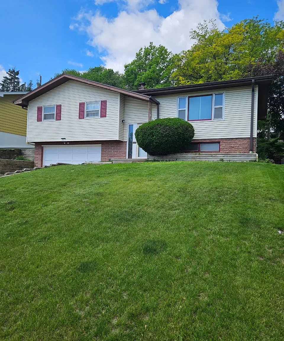 3 bed, 1598 sqft, $3,500 — Photo 1