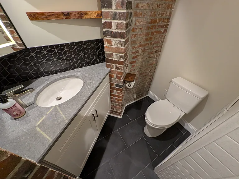 3233 Morganford Rd — Photo 8