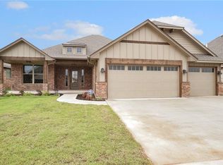 12101 SW 48th St, Mustang, OK 73064