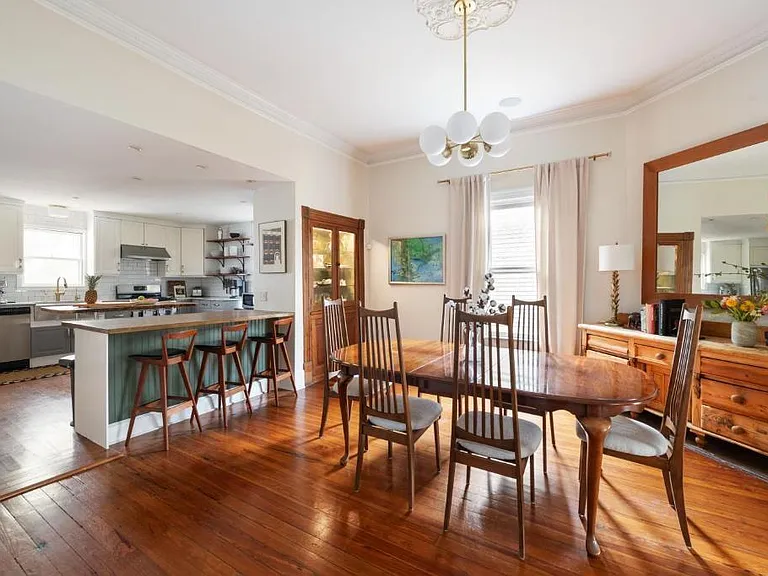 307 Georgia Ave SE — Photo 22