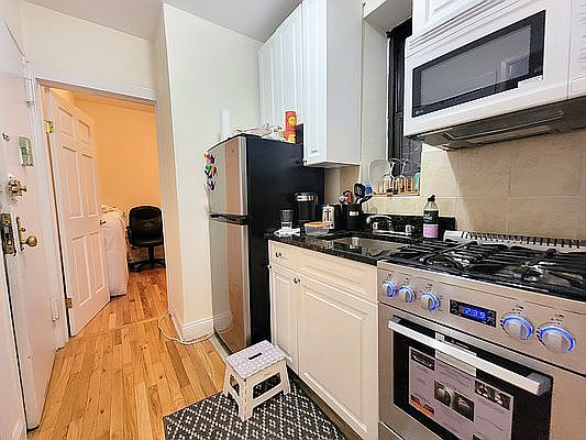 4th image of 488 E 74th St #2X