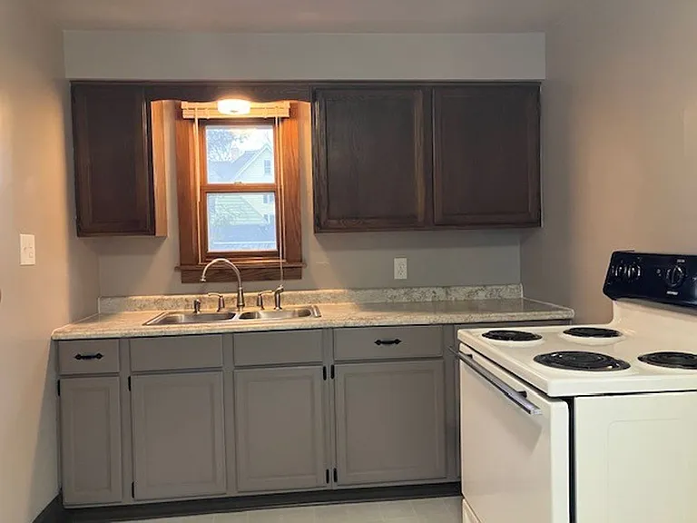 504 Storle Ave — Photo 8