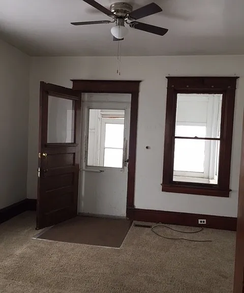 319 N 4th St — Photo 10