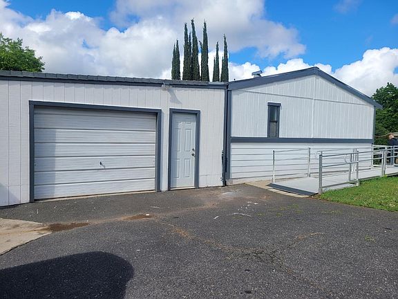 4th image of 946 Iroquois Cir