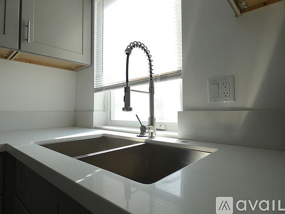 5th image of 1857 Alsace Ave #1/2