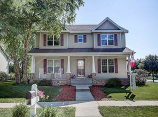 911 Pebblebrook Dr, Waunakee, WI 53597