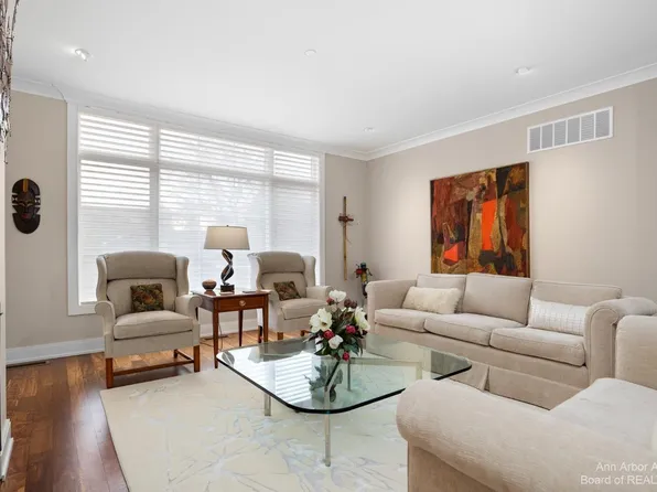 414 N Main St APT 12, Ann Arbor, MI 48104