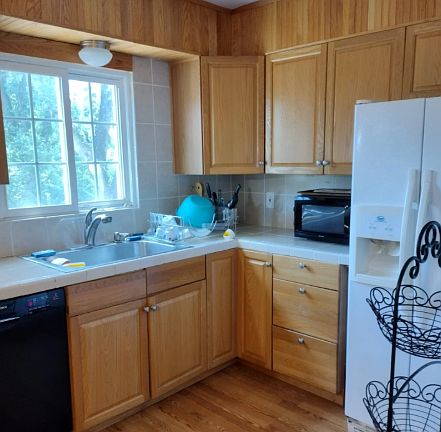 5th image of 954 River Rd